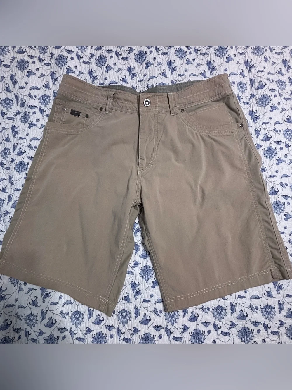 KÜHL Renegade Cargo Shorts Men’s 36 Khaki Stretch Hiking Outdoor Utility